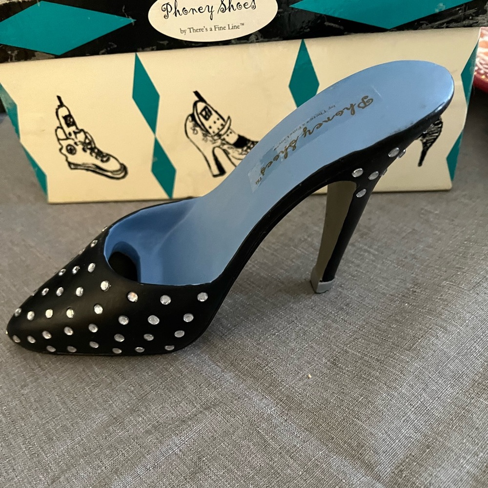 Phoney Shoes Cell Phone holder